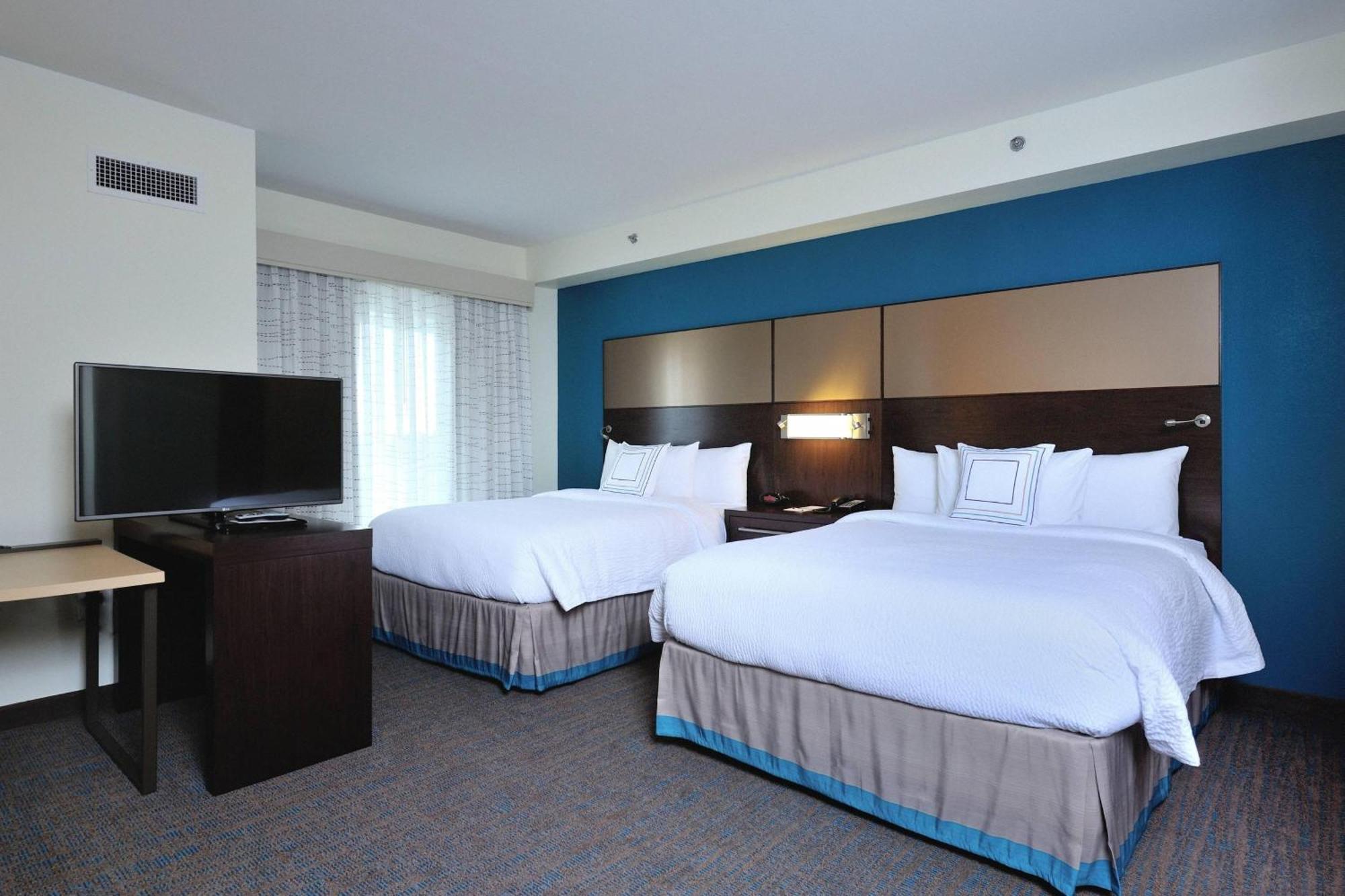By Marriott Houston Hotel Tomball