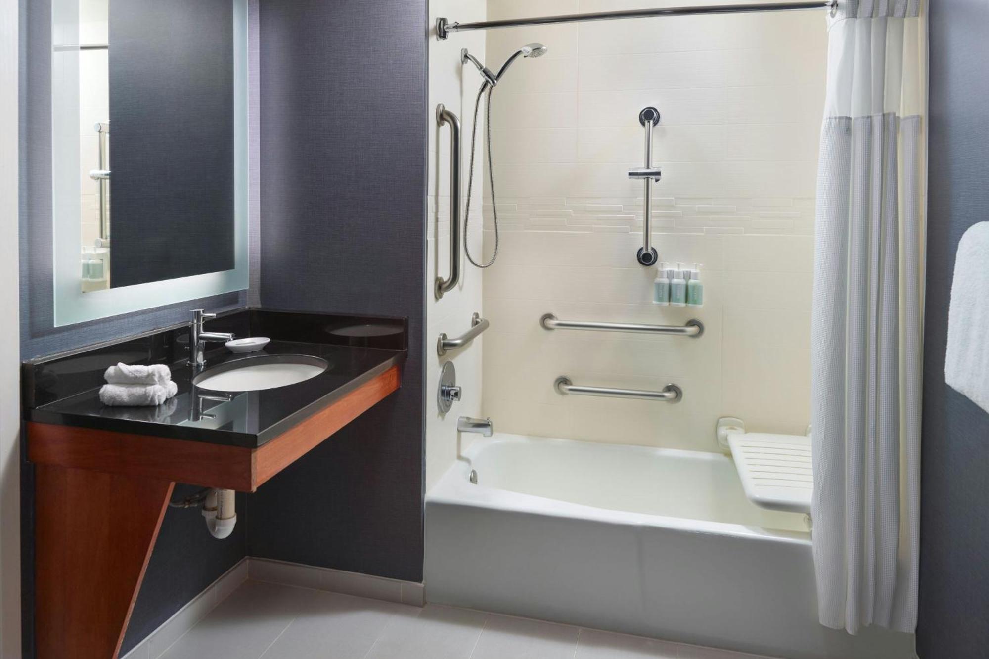 By Marriott Houston Hotel 3*